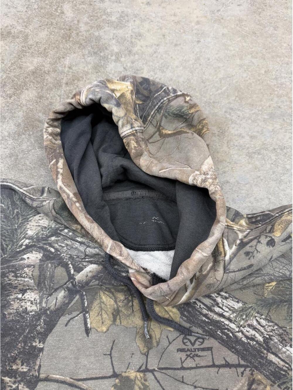 vintage carhartt realtree camo heavyweight hoodie size xl HAS HOLES - Picture 6 of 6